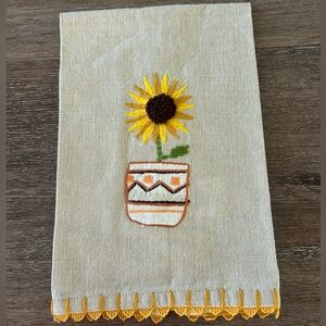 NWOT Mud Pie Sunflower Tea Towel
